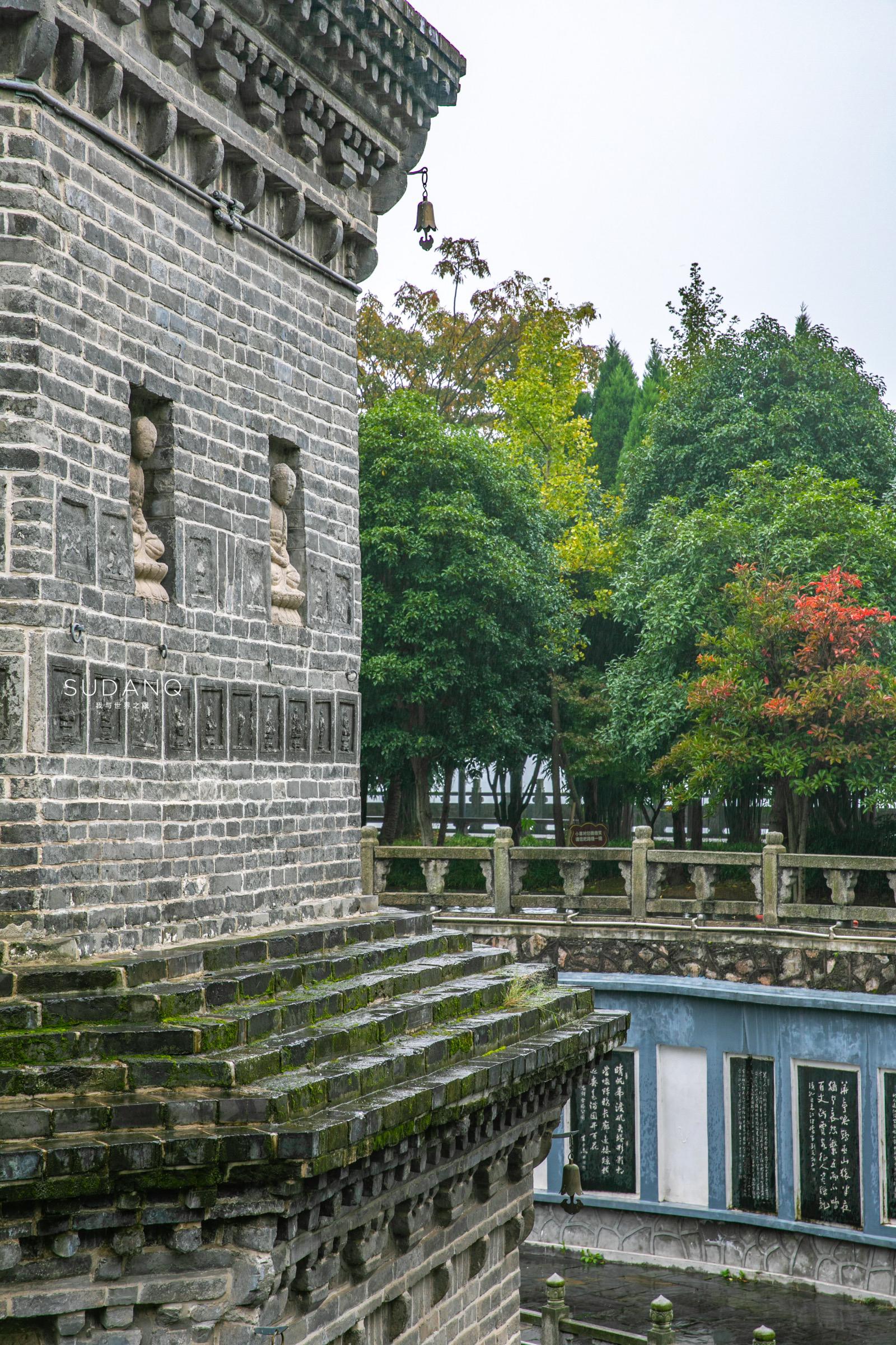 湖北这座宝塔十分罕见,堪称"国内唯一",外地游客以为塔身下沉