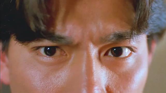 刘德华帅气的有点过了! 不过眼睛特写是真的好看!