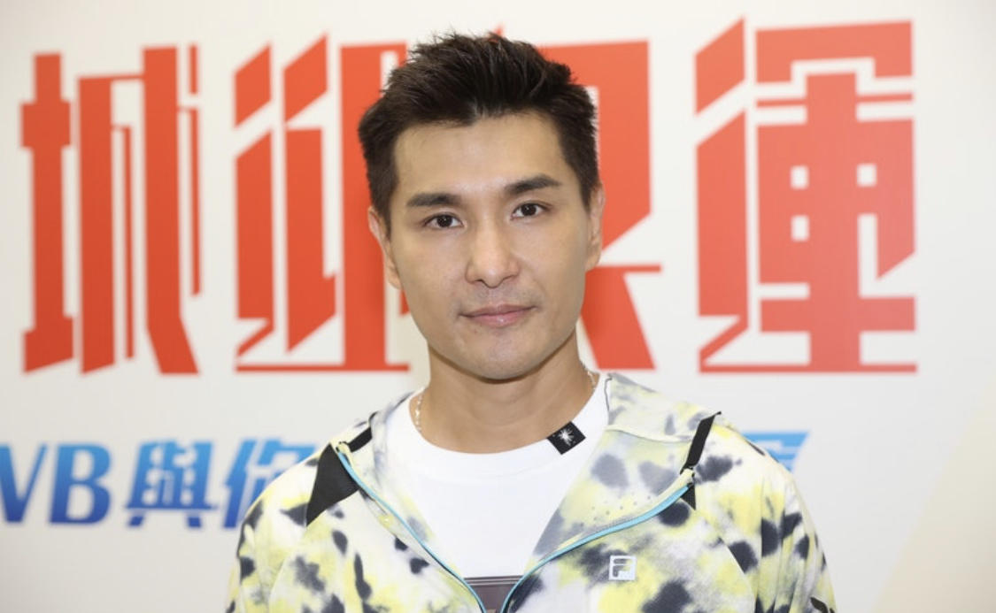 tvb视帝陈展鹏否认离巢,直接开价续约条件,对视帝宝座有信心