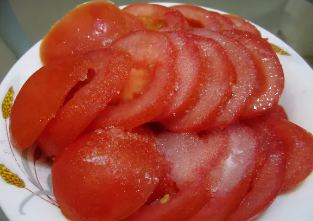 做糖拌西红柿直接撒白糖就错了多加1样料鲜甜可口