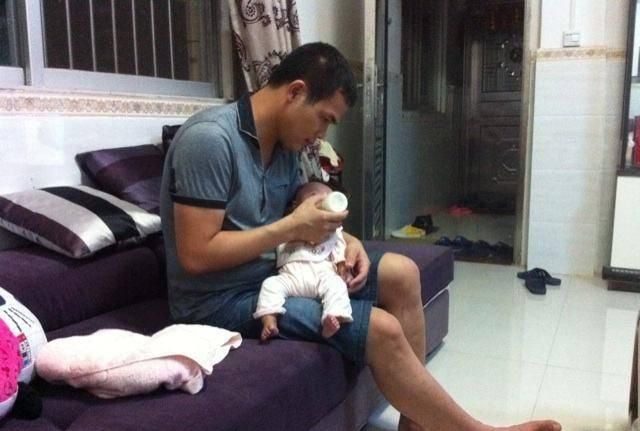 因丈夫不肯帮忙拿毛巾,女子产后不久就在病房里爬行,真让人寒心休闲区蓝鸢梦想 - Www.slyday.coM