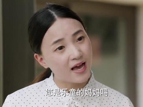 乐童的嘴巴真甜,奶奶被老师一夸,连英语都说出来了