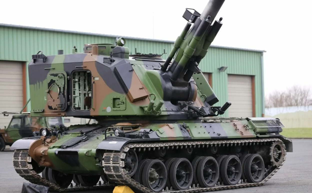 法国auf1自行火炮外观造型奇特但却拥有强悍性能