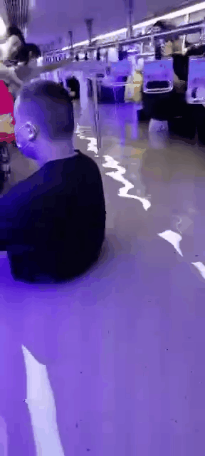 女子郑州寻夫，同事眼睁睁看着他卷入地铁5号线激流！休闲区蓝鸢梦想 - Www.slyday.coM