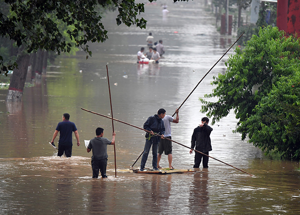 河南新乡：暴雨致128万余人受灾，大量房屋被淹几乎没顶