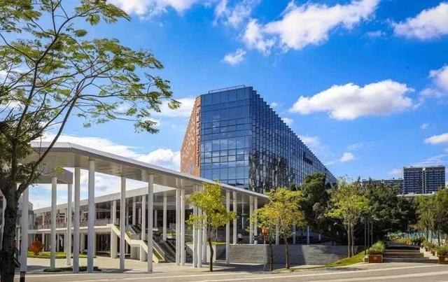 创新创意设计学院院长关道文科技设计让深圳设计走向世界