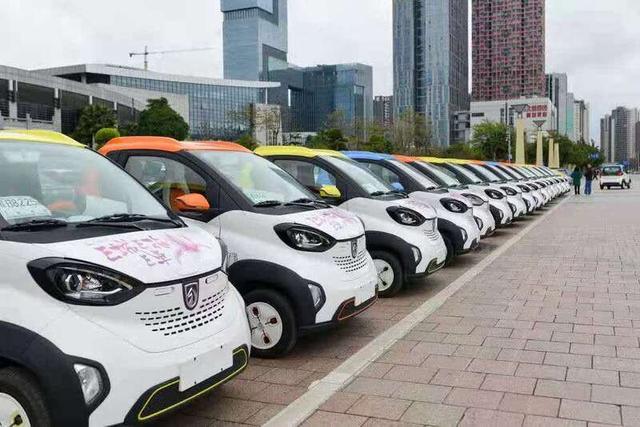 广西柳州一处停车场里停放的新能源汽车.(柳州市委宣传部供图)