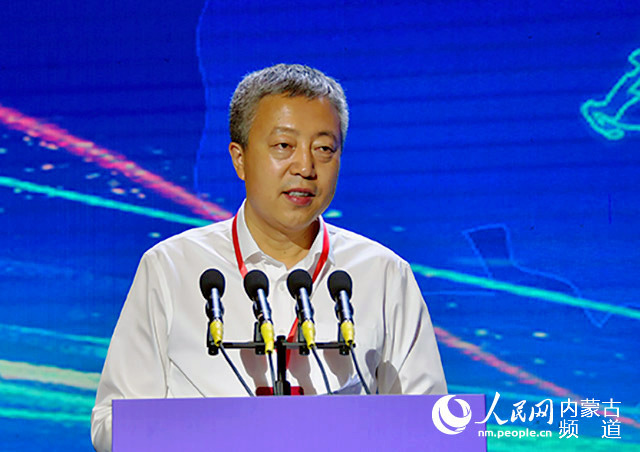 包头市委副书记,市长张锐致辞.吴杰摄