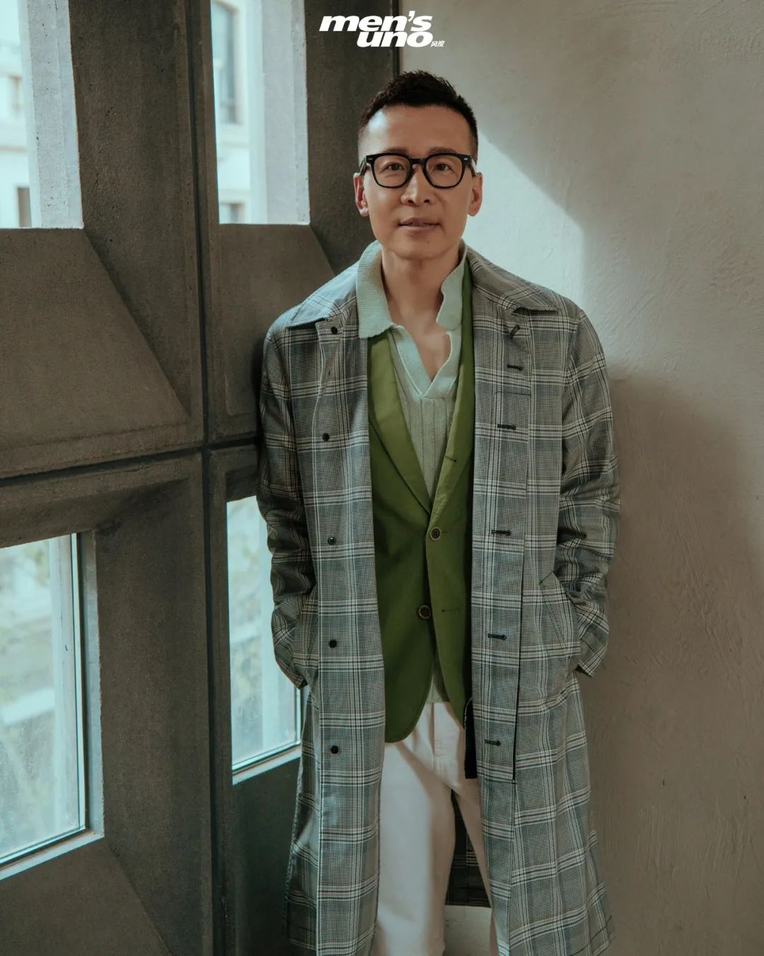 阿那亚在海边,人在海边通常是欢乐的,阐释的就是人性里面的欢乐之道