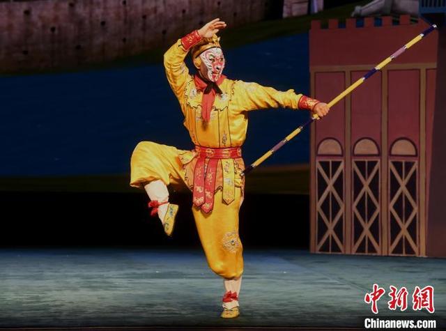 福建京剧院优秀青年演员时增帅饰演孙悟空. 记者刘可耕 摄