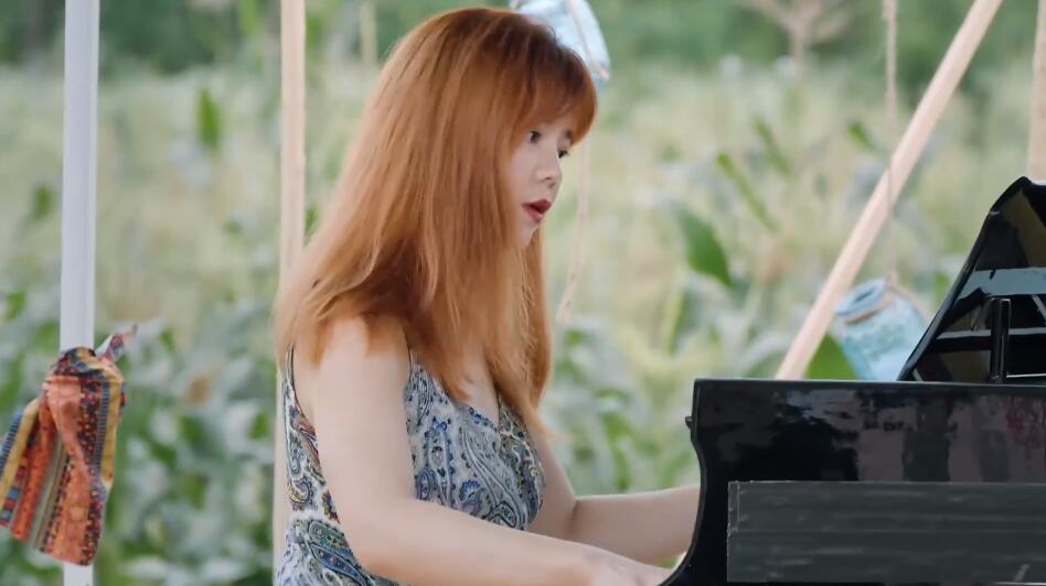 吕思清王弢欧阳娜娜陈萨田野合奏《我爱你中国》 何炅黄磊听得入迷