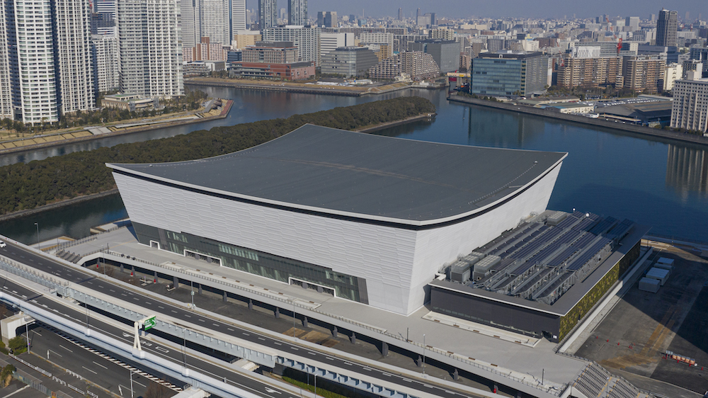 有明体育馆，弧形屋顶是其设计的一大特色。维基百科图