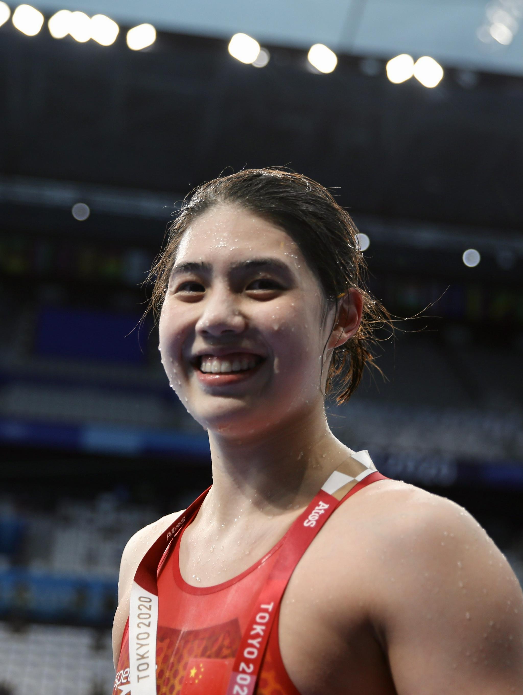 游泳张雨霏晋级女子100米蝶泳半决赛