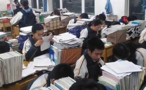 取消高中晚自习的建议引发争议,教育部做出回应,学生喜笑颜开|晚自习|学生|高中生_新浪新闻