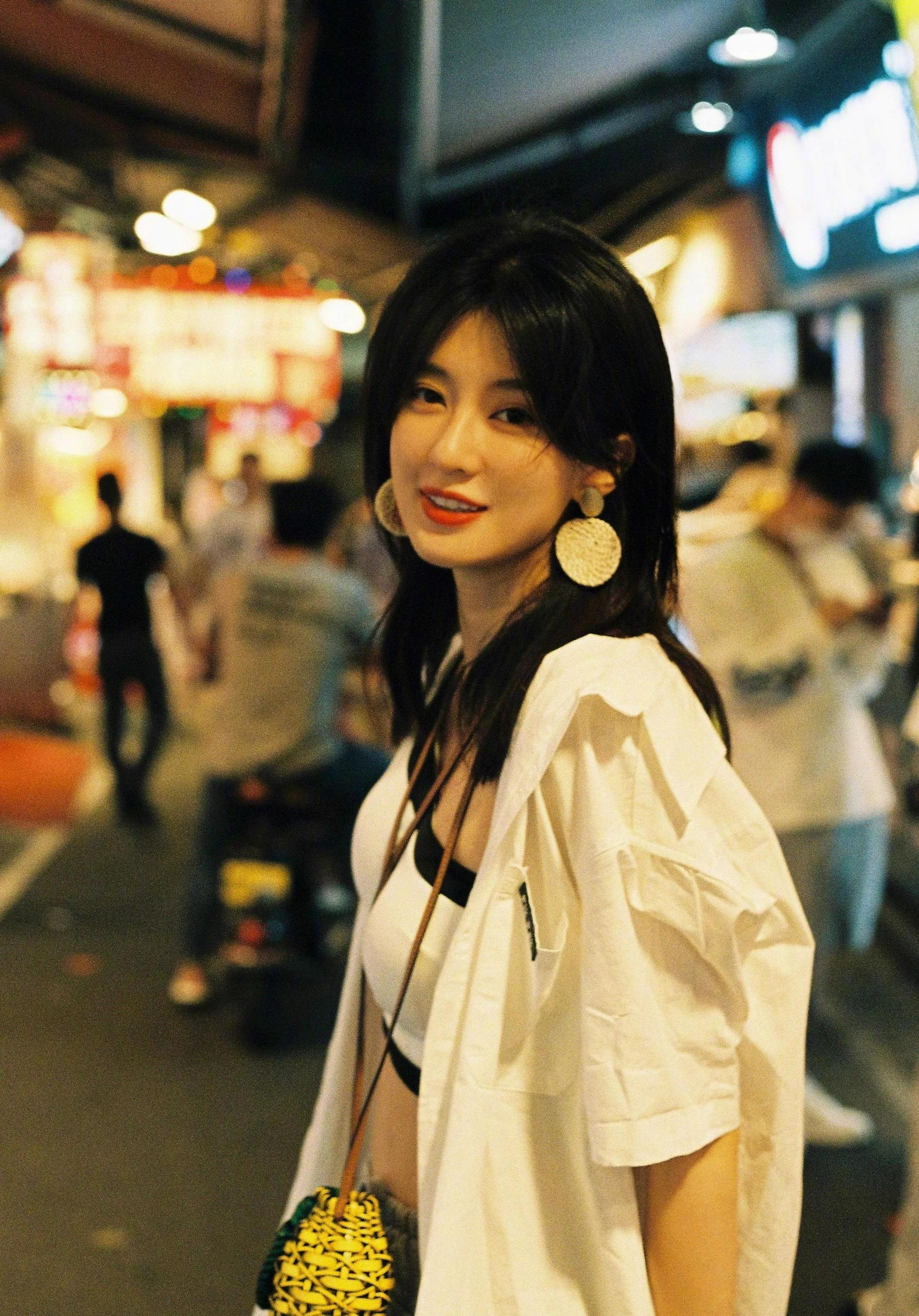 原来真的分不清乔欣和徐璐,感觉两个人长得太像了,不知道从哪里做区分