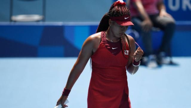 02出局中国姑娘不敌东道主大坂直美镇定自若休息时吃西瓜