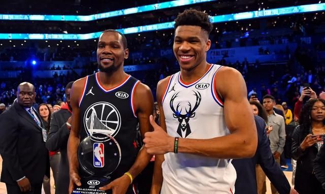 扬尼斯-阿德托昆博,是地球上最好的球员吗?