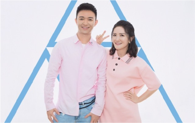 表弟前往谢娜家探望跳跳俏俏为舅舅手绘t恤俩宝贝多才多艺超棒