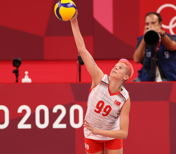 土耳其99号太猛头发越粉扣球越狠朱婷昔日队友爆发一战成名