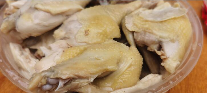 吃着酸粉却与竹盐鸡相遇得知落户宾阳