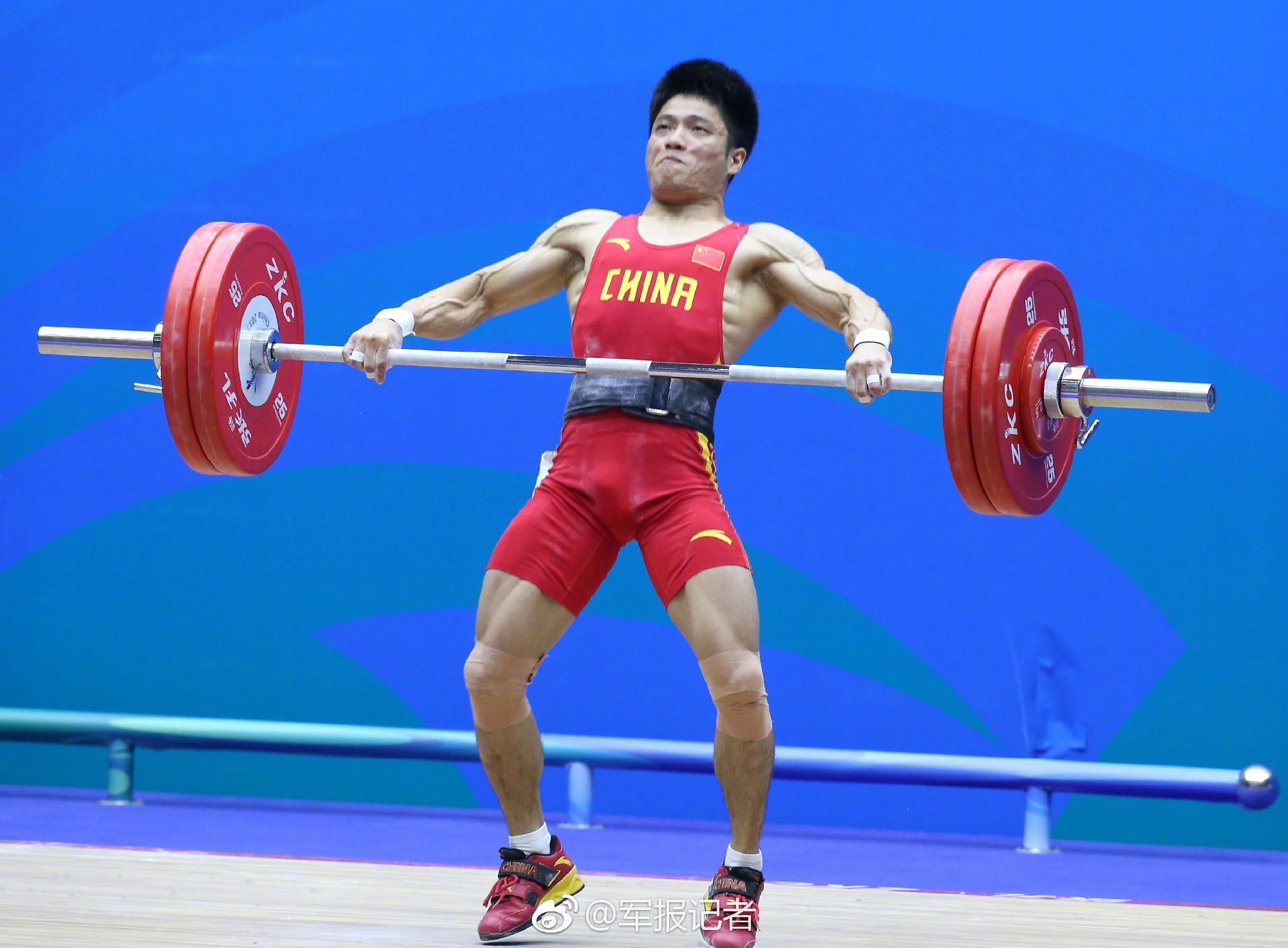 吊打施格辛瓦干翻巨石强森鬼背李发彬怎样炼成的