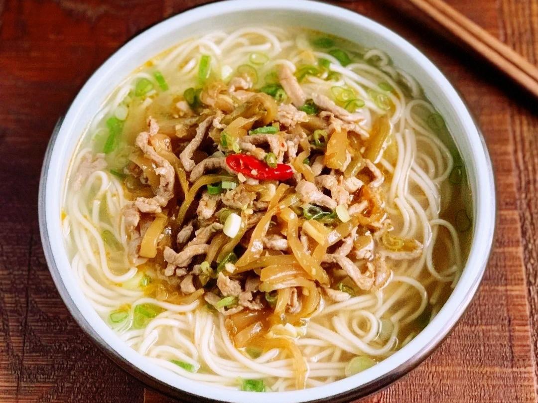 超快手的粉面早餐推荐:榨菜肉丝面,虾滑宽粉,麻辣牛肉火锅粉