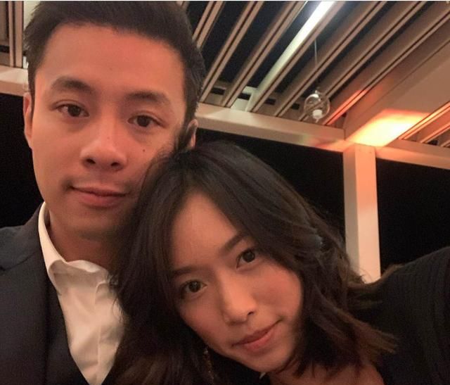 郭晶晶两个小叔子罕见同框霍启山霍启仁霍启刚三人颜值不分上下