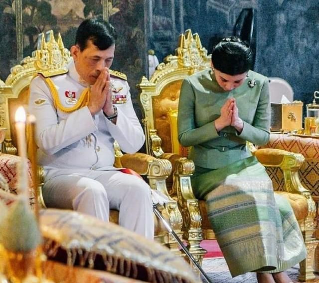 王后风采,素缇达霸气海报发布,泰王室内斗加剧