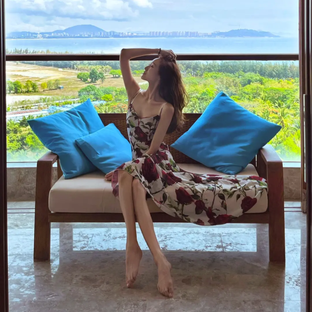 任骏威转会受关注空姐娇妻庆生未露面弟弟妻子是模特正在读博