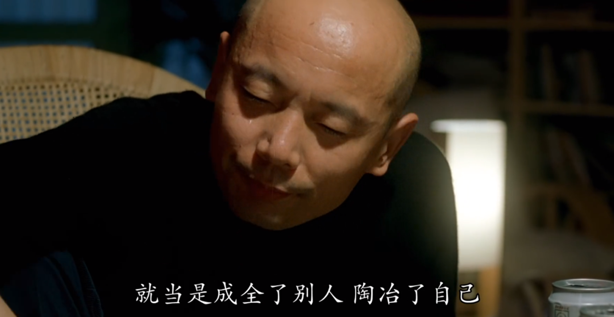 冯小刚成了今年电影圈第一个吃螃蟹的人只是这次吃得有些争议