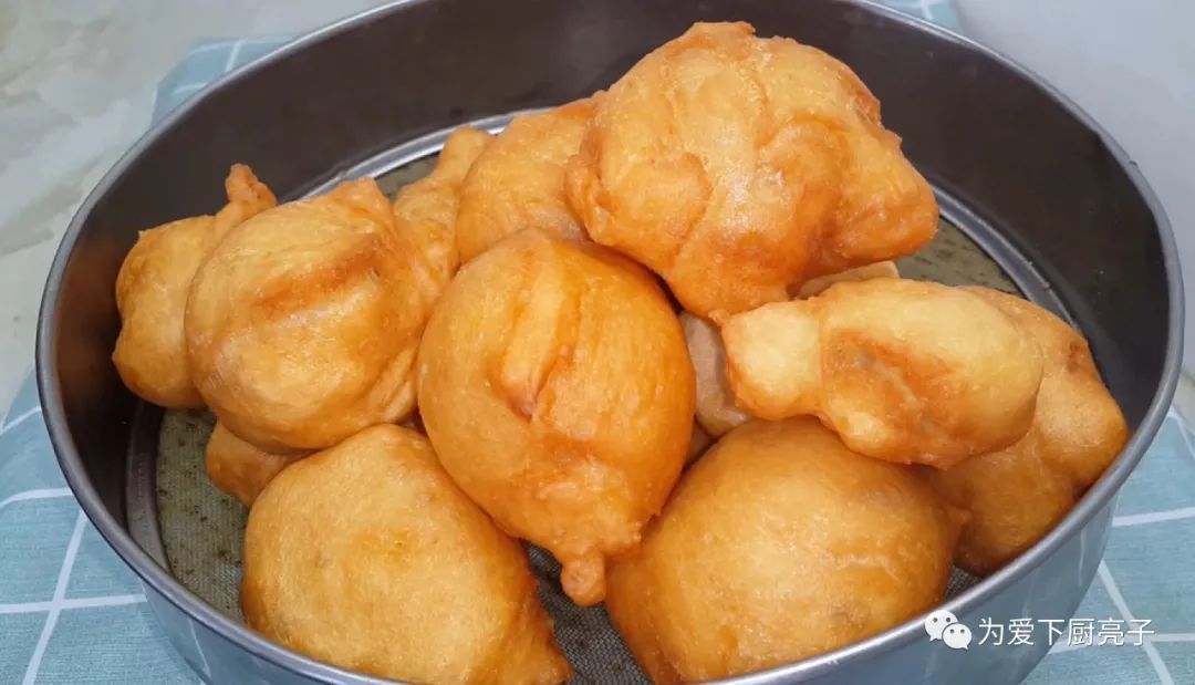 法,锅里一炸,比面包蛋糕蓬松好吃|自制早餐油疙瘩|油条|筷子_新浪新闻