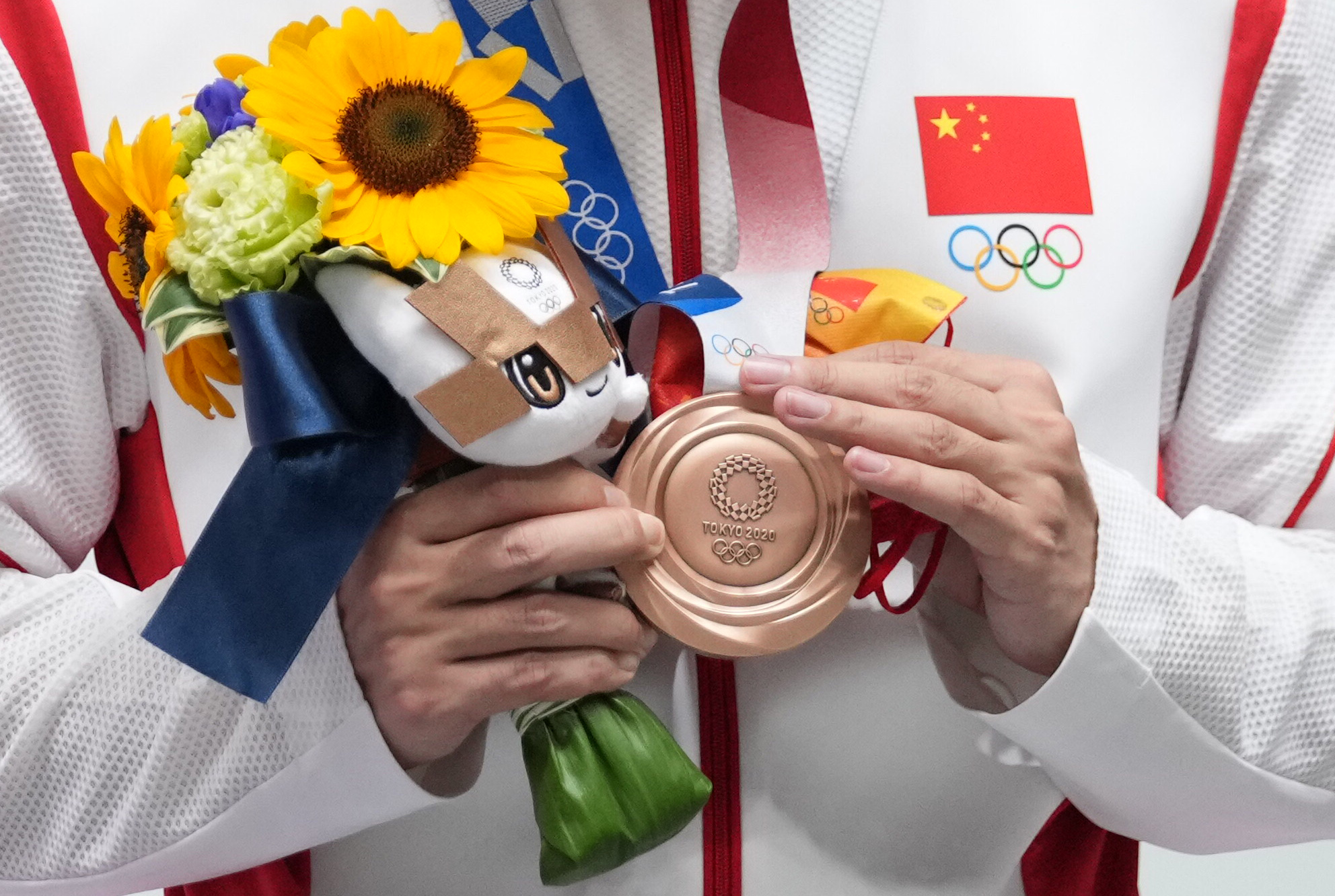 射击——杨皓然获得男子十米气步枪铜牌|射击|铜牌|东京奥运会_新浪