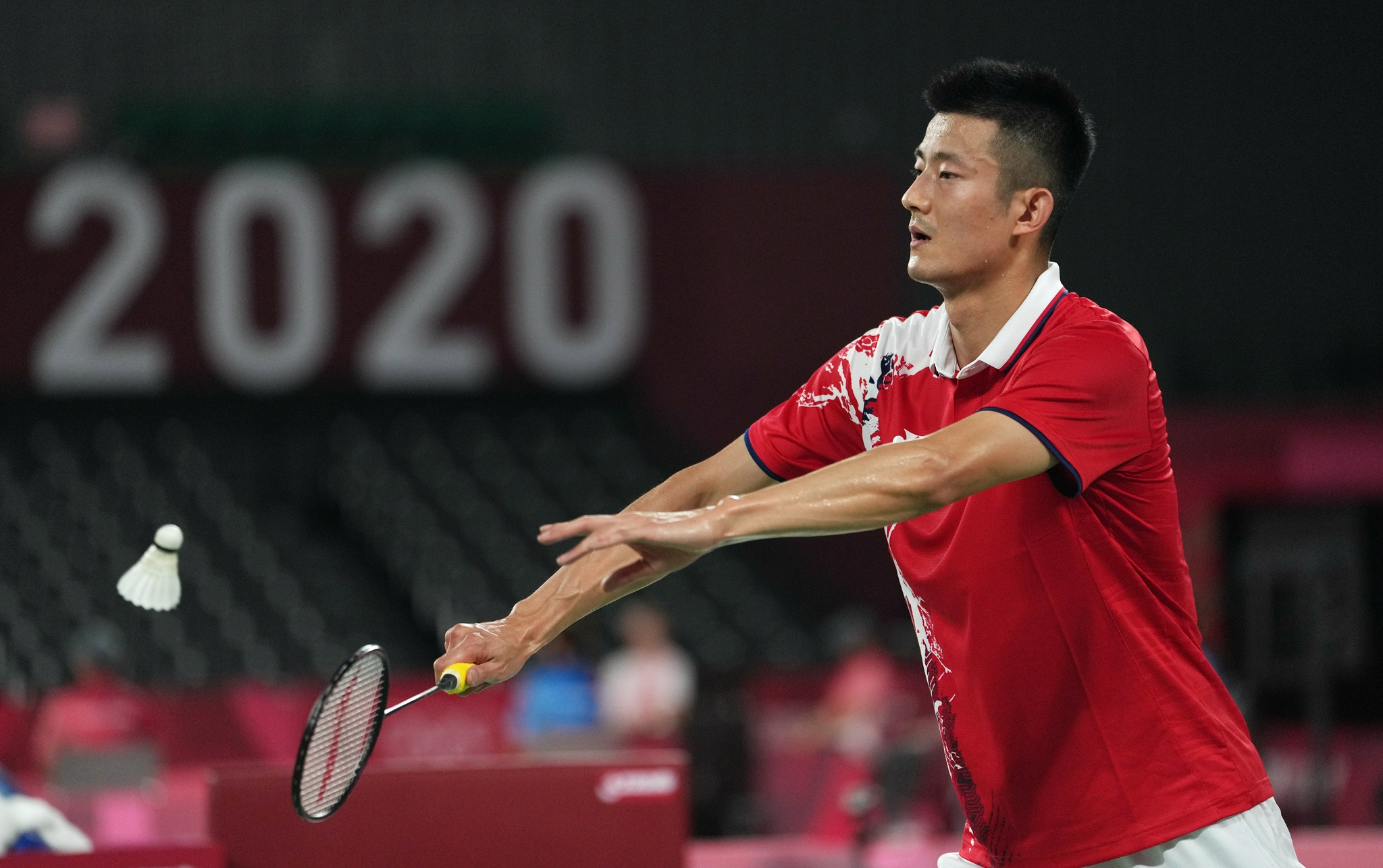 羽毛球男单小组赛谌龙获胜