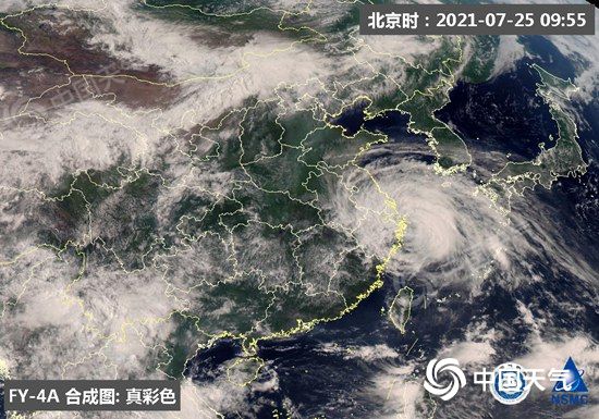 台风“烟花”外围云系影响华东沿海。(图片来源：国家卫星气象中心)