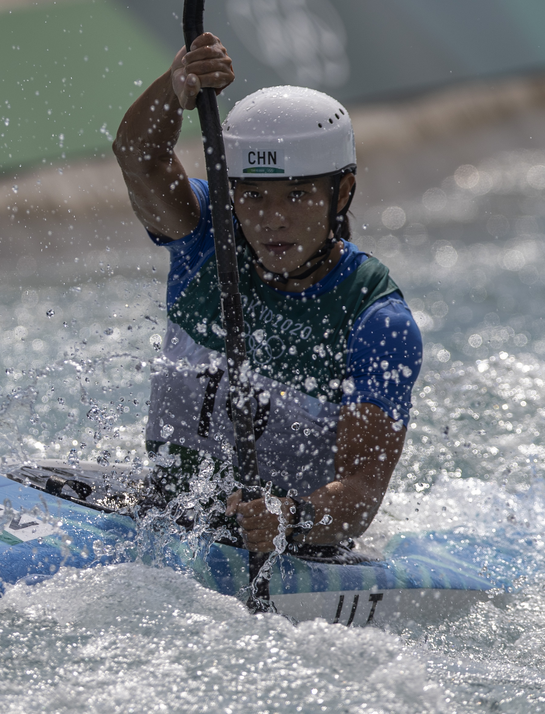 皮划艇激流回旋——李彤晋级半决赛