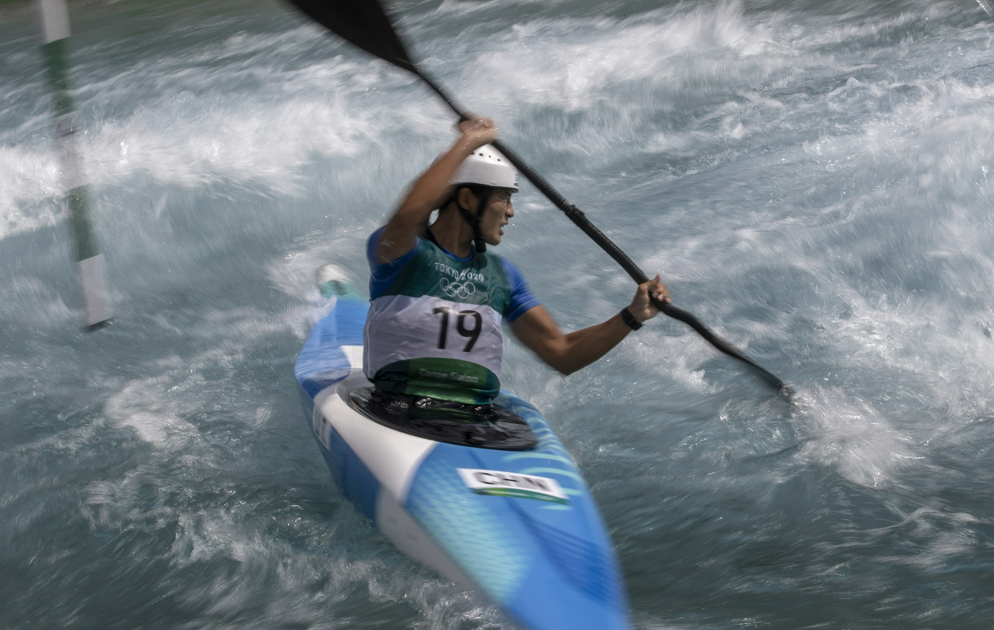 7月25日,李彤在比赛中.新华社记者 费茂华 摄