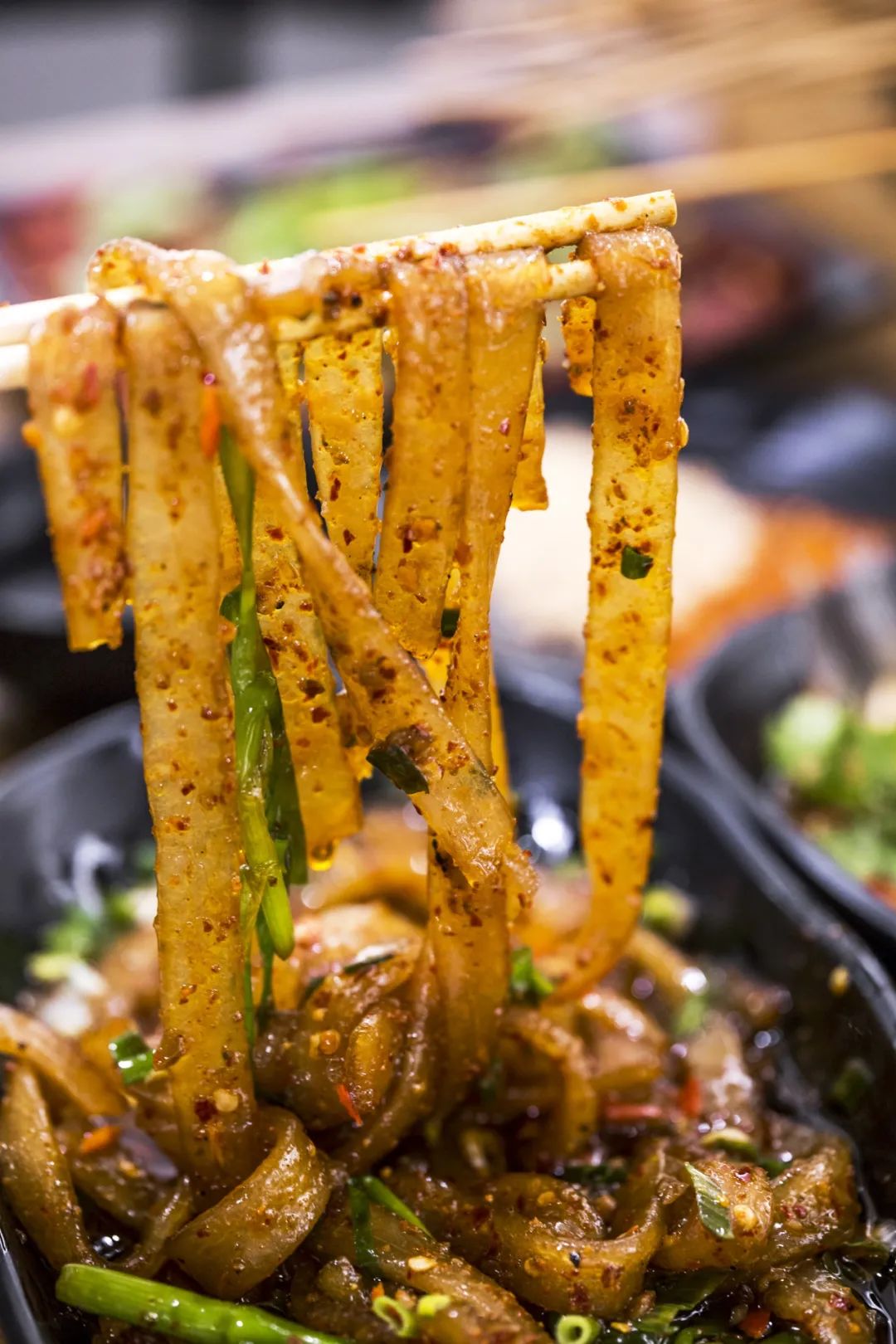 弹弹弹的麻辣宽粉.摄影/樊小喆