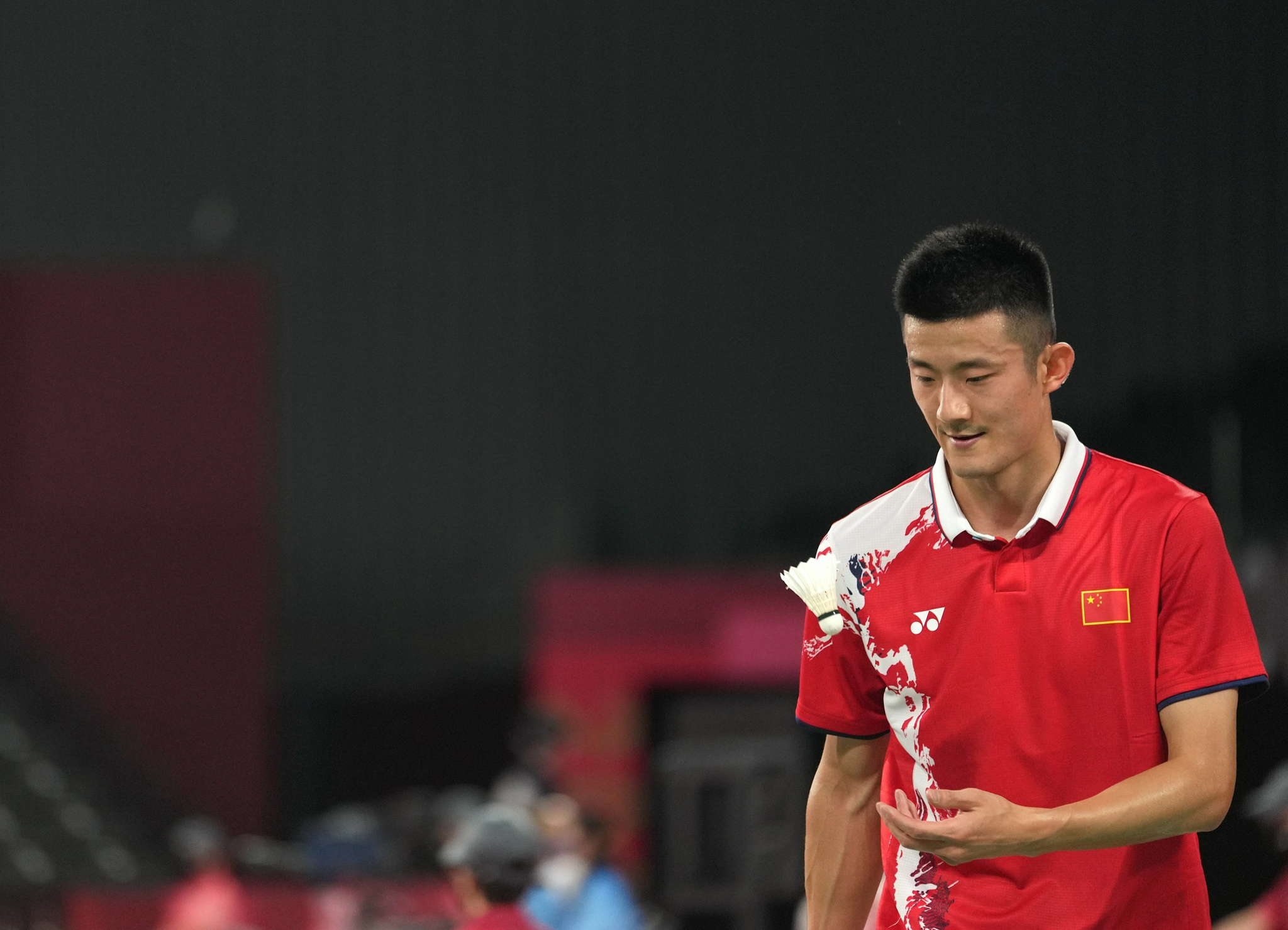 羽毛球男单小组赛谌龙获胜