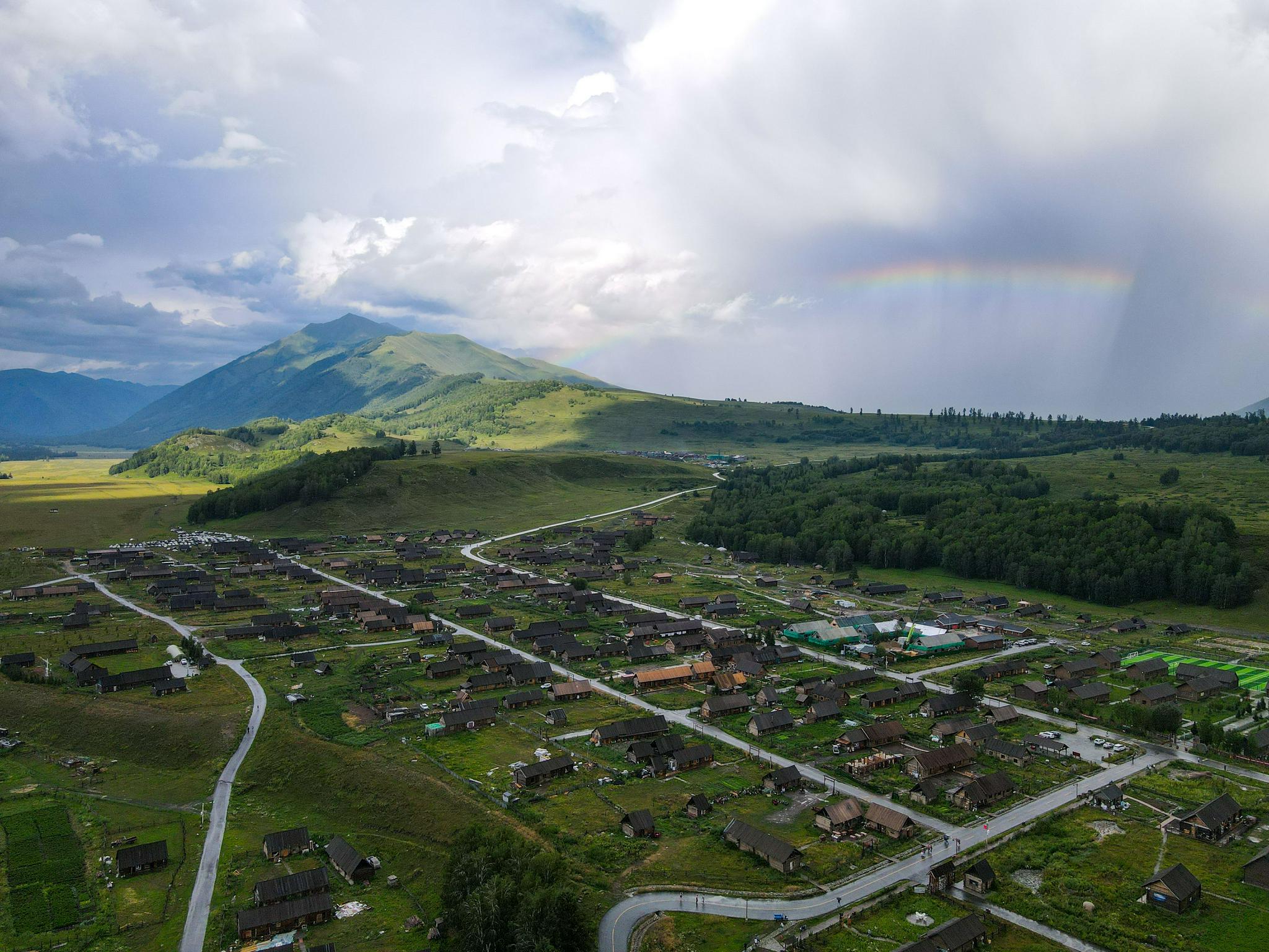 夏日里的禾木村
