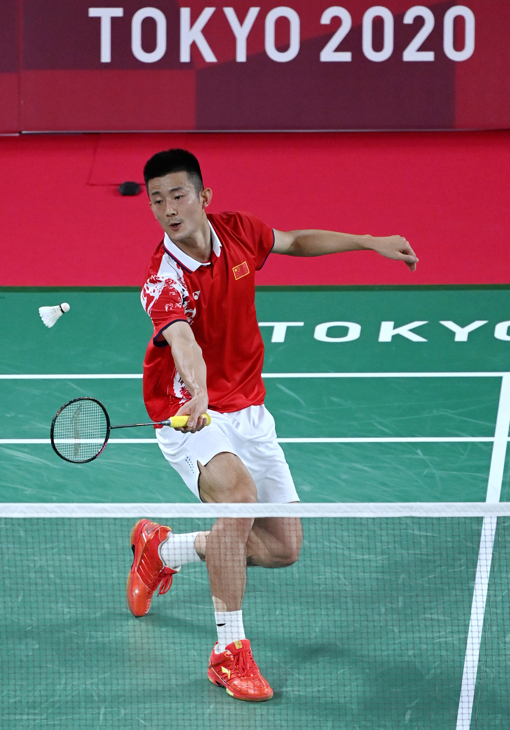 羽毛球男单小组赛谌龙获胜