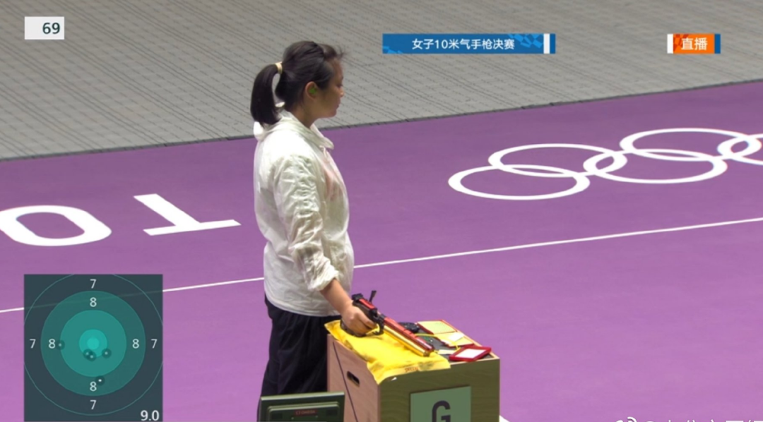 姜冉馨女子10米气手枪摘铜，儿时练射击只为静静心休闲区蓝鸢梦想 - Www.slyday.coM