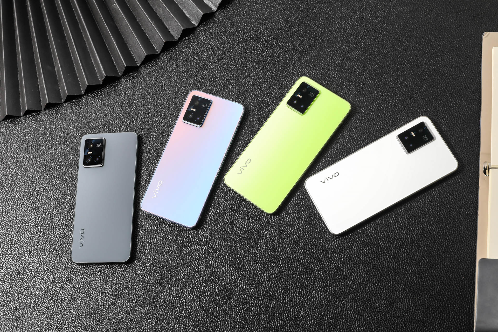 当其他手机在渐变色机身开花时vivos10pro再放王炸