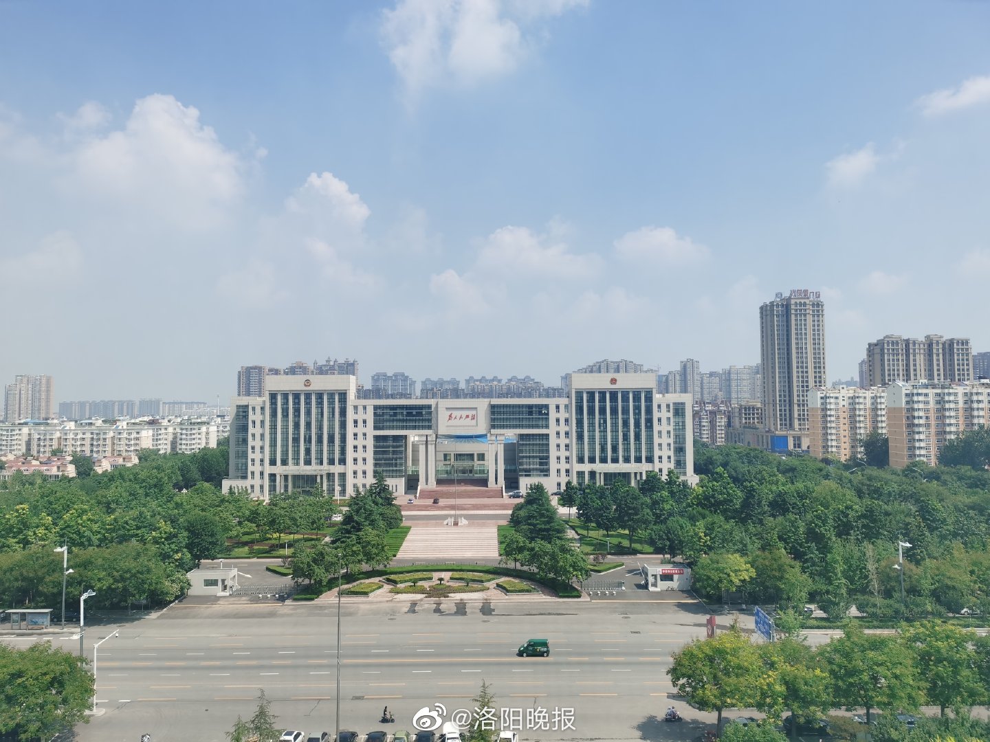 安阳:一个小店的"倔强"24小时