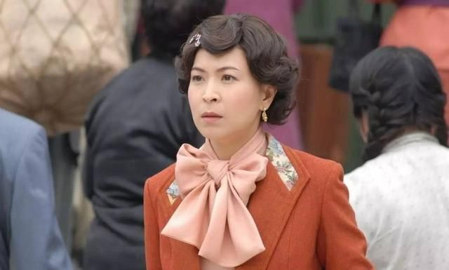 久别重逢的三姐妹却骨肉相残,阴暗与善良之间的较量|兰花劫|苏菲|养母