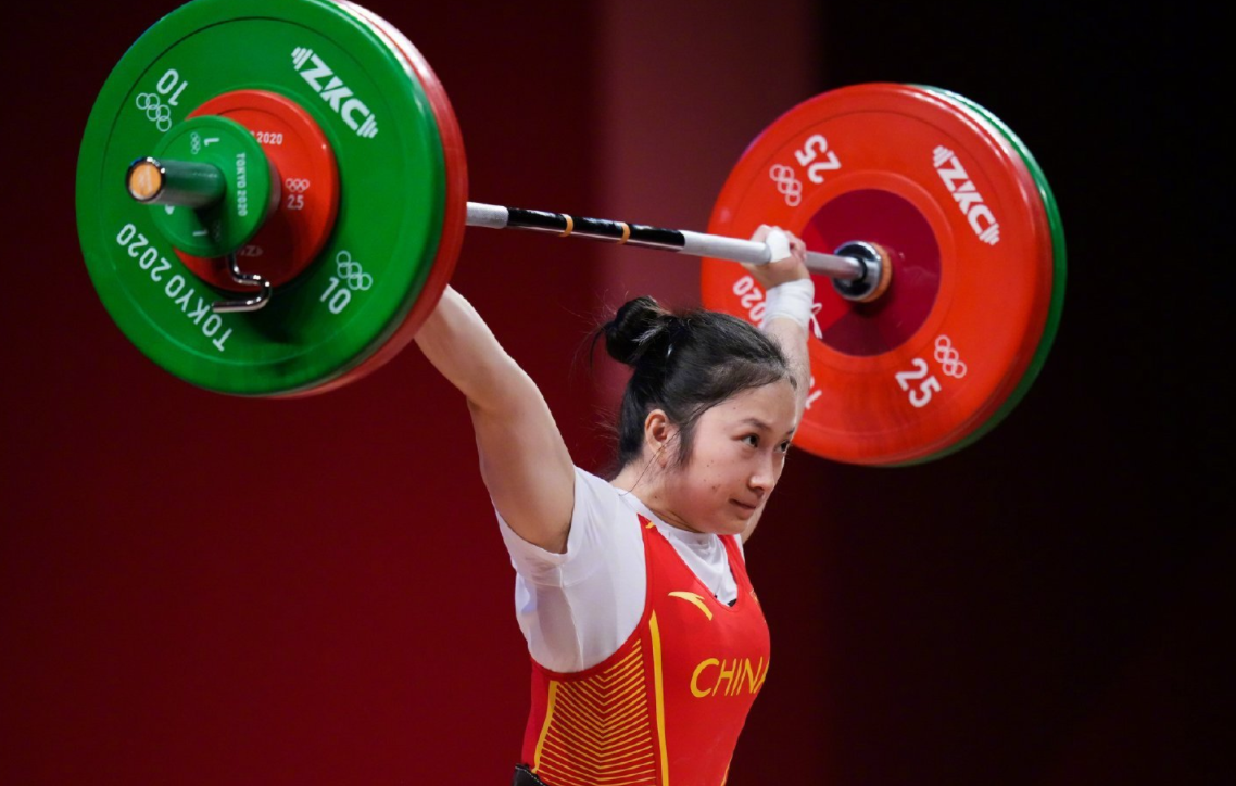 遭逆转!廖秋云遗憾获举重55公斤银牌,抓举保守,赛后难掩无奈