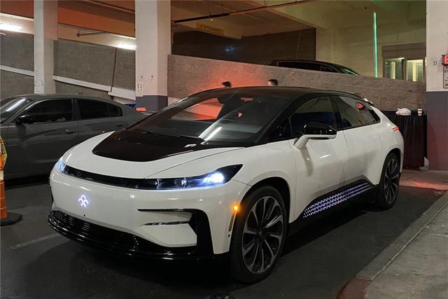 号称颠覆法拉利,ff未量产先上市,抱吉利大腿有望在中国翻身?-新浪汽车