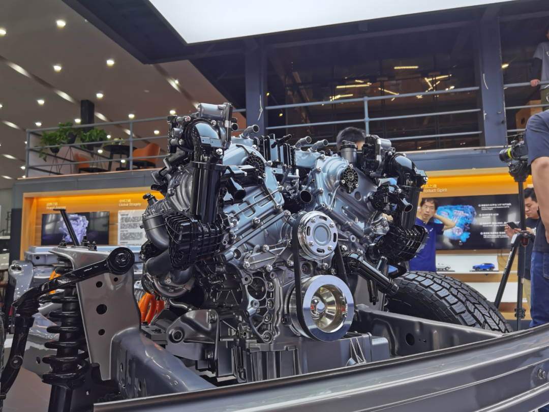 首先来看6z30 3.0t发动机.