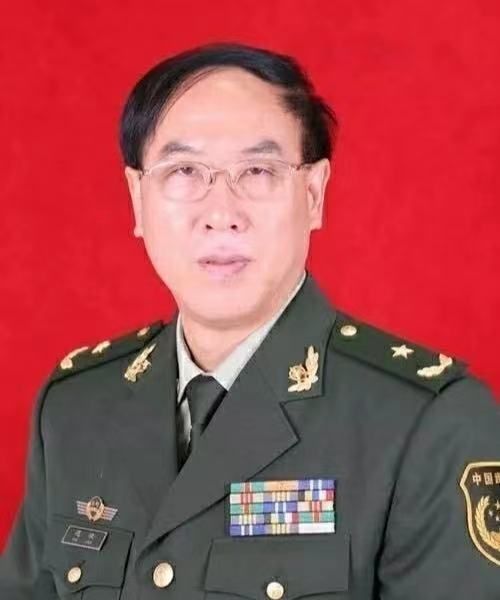 正文        作者范凌,原武警水电部队政治部主任,少将,曾在总政治部