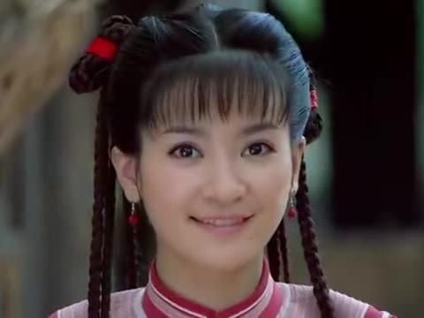 新还珠格格小燕子被人瞧不起永琪和班杰明这两个护卫开干了