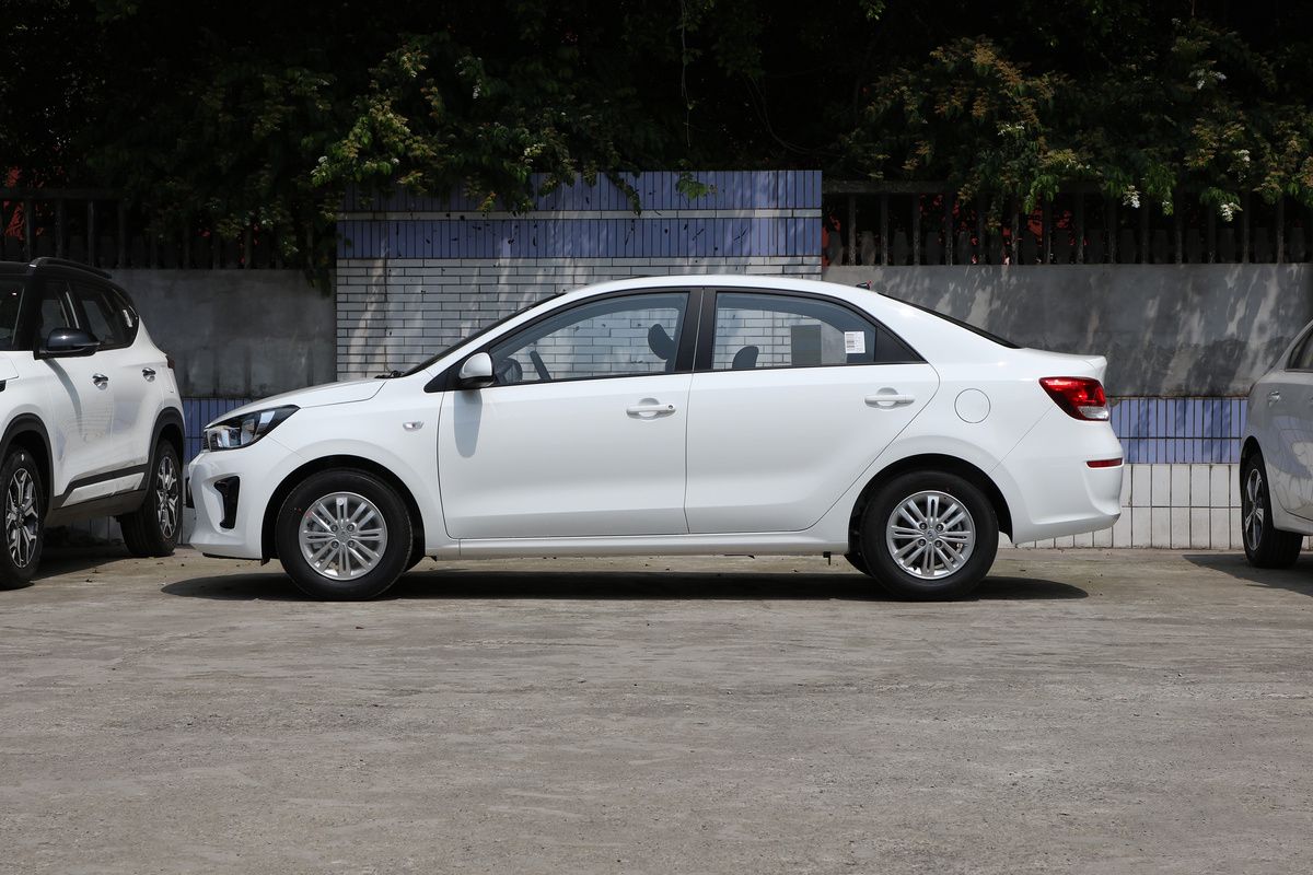 价格便宜好养活,三厢自动挡,这两款合资轿车,很适合初学者